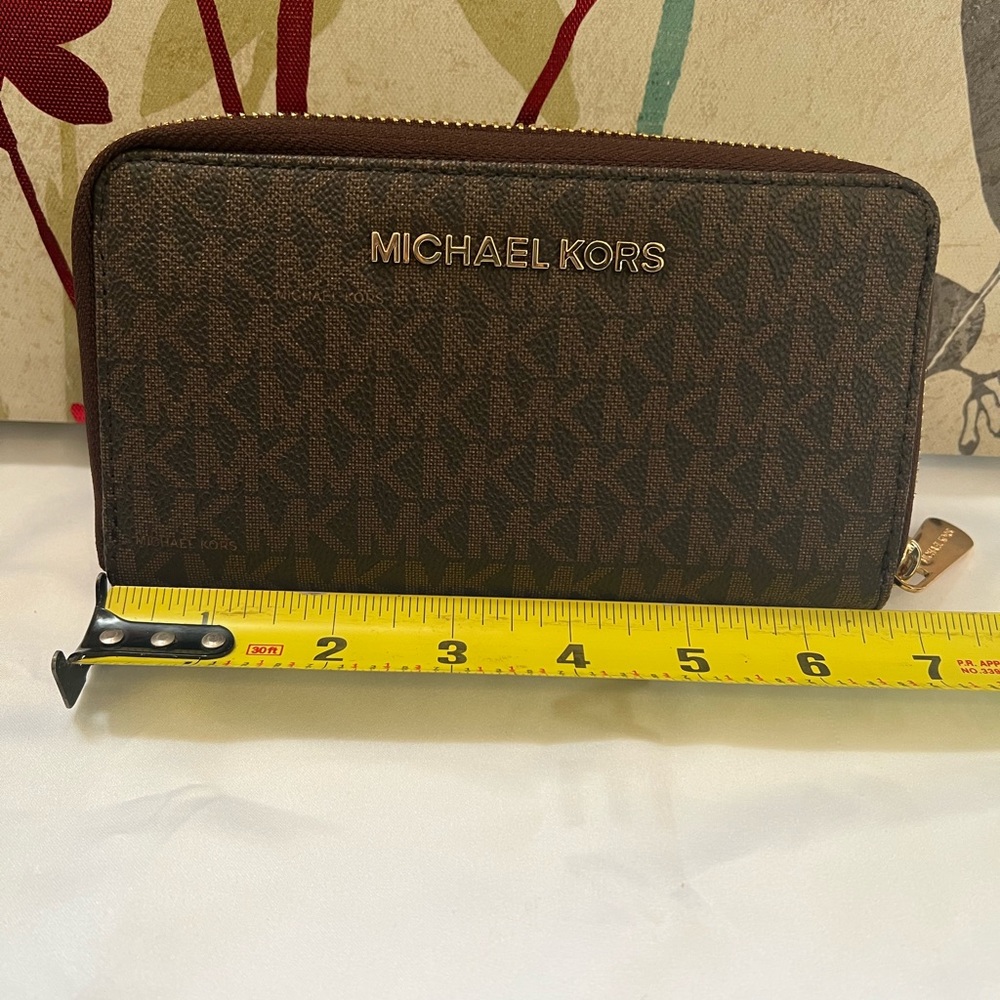Michael kors wallet